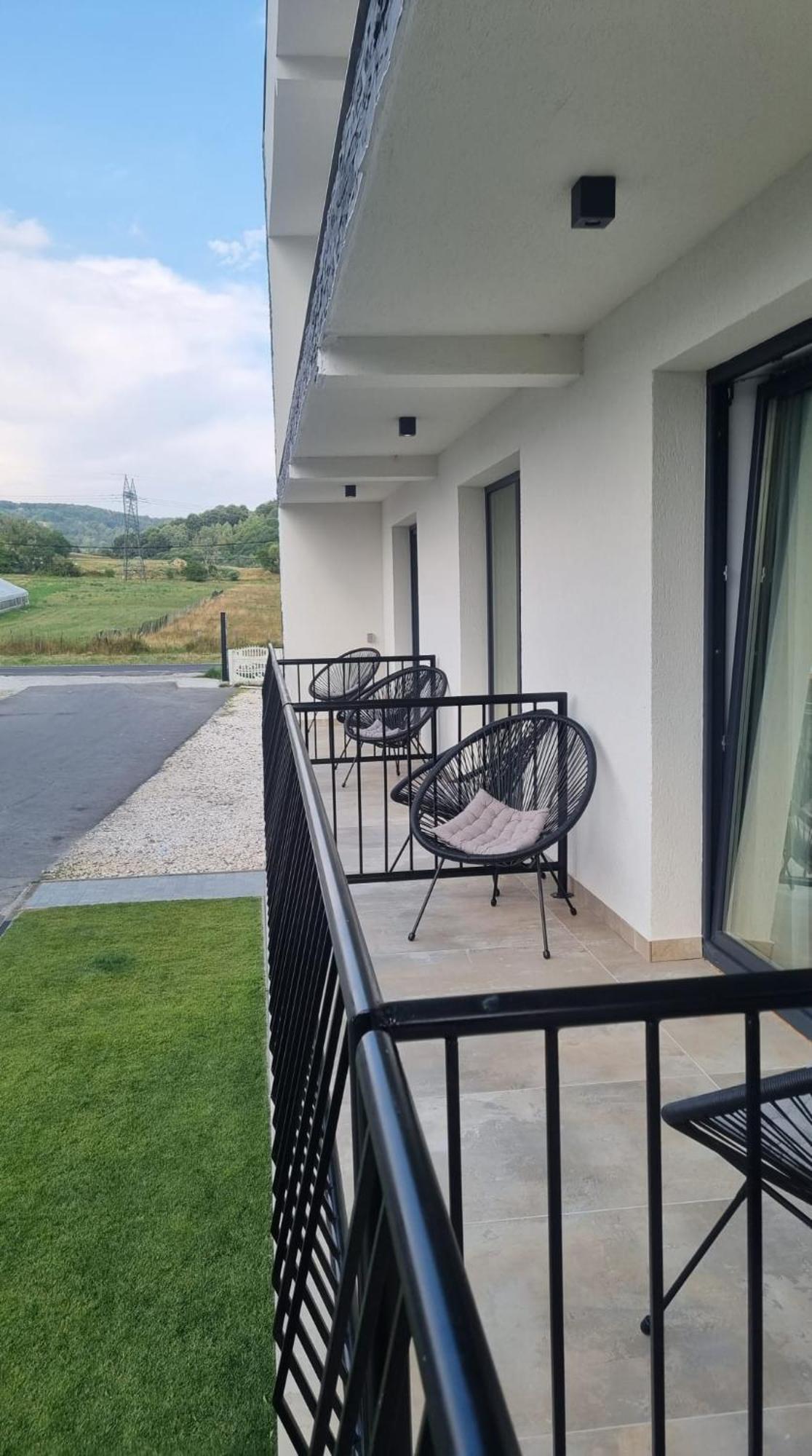 Cataleya House Hotell Oesti-Paminteni Exteriör bild