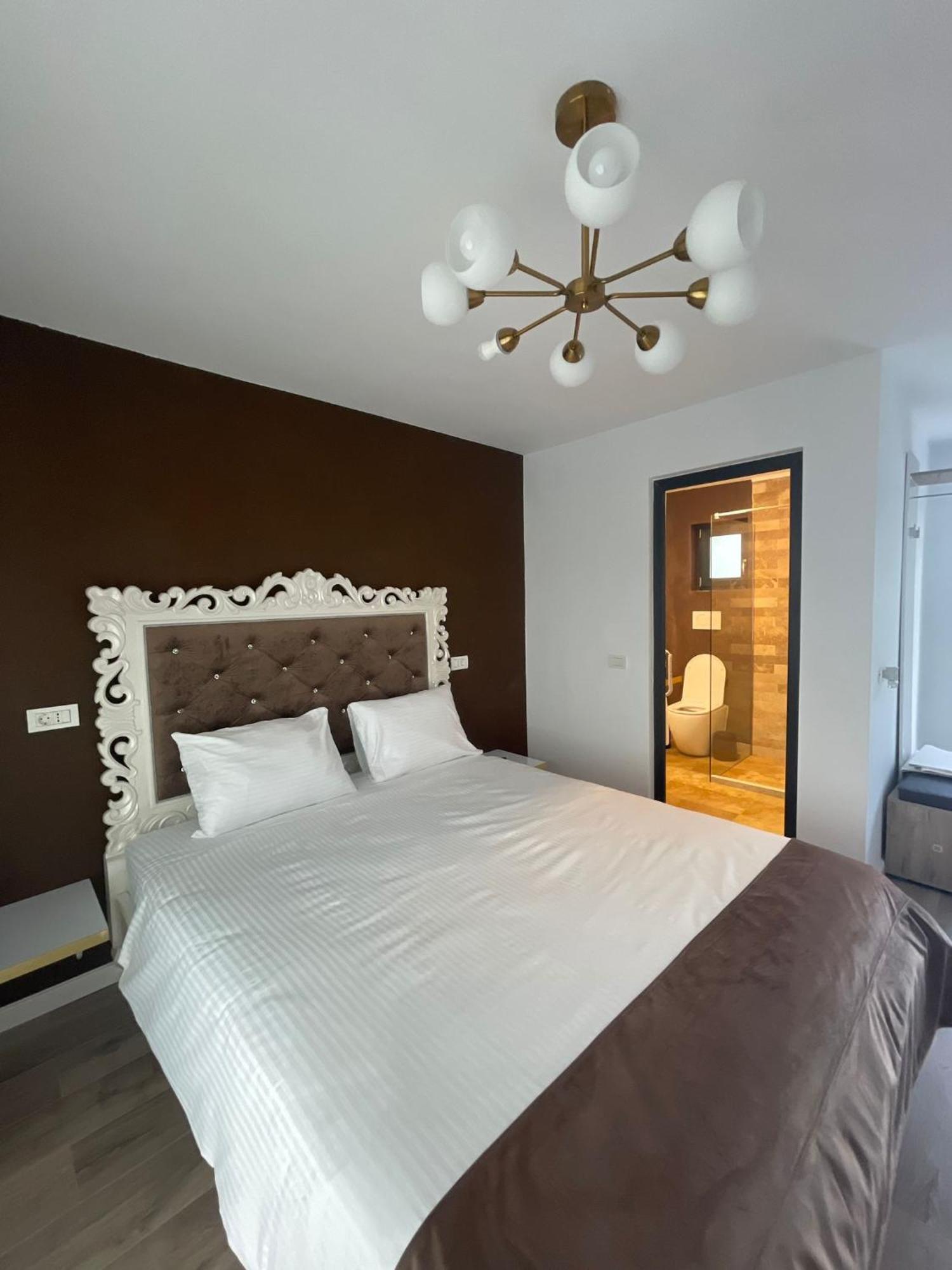 Cataleya House Hotell Oesti-Paminteni Exteriör bild