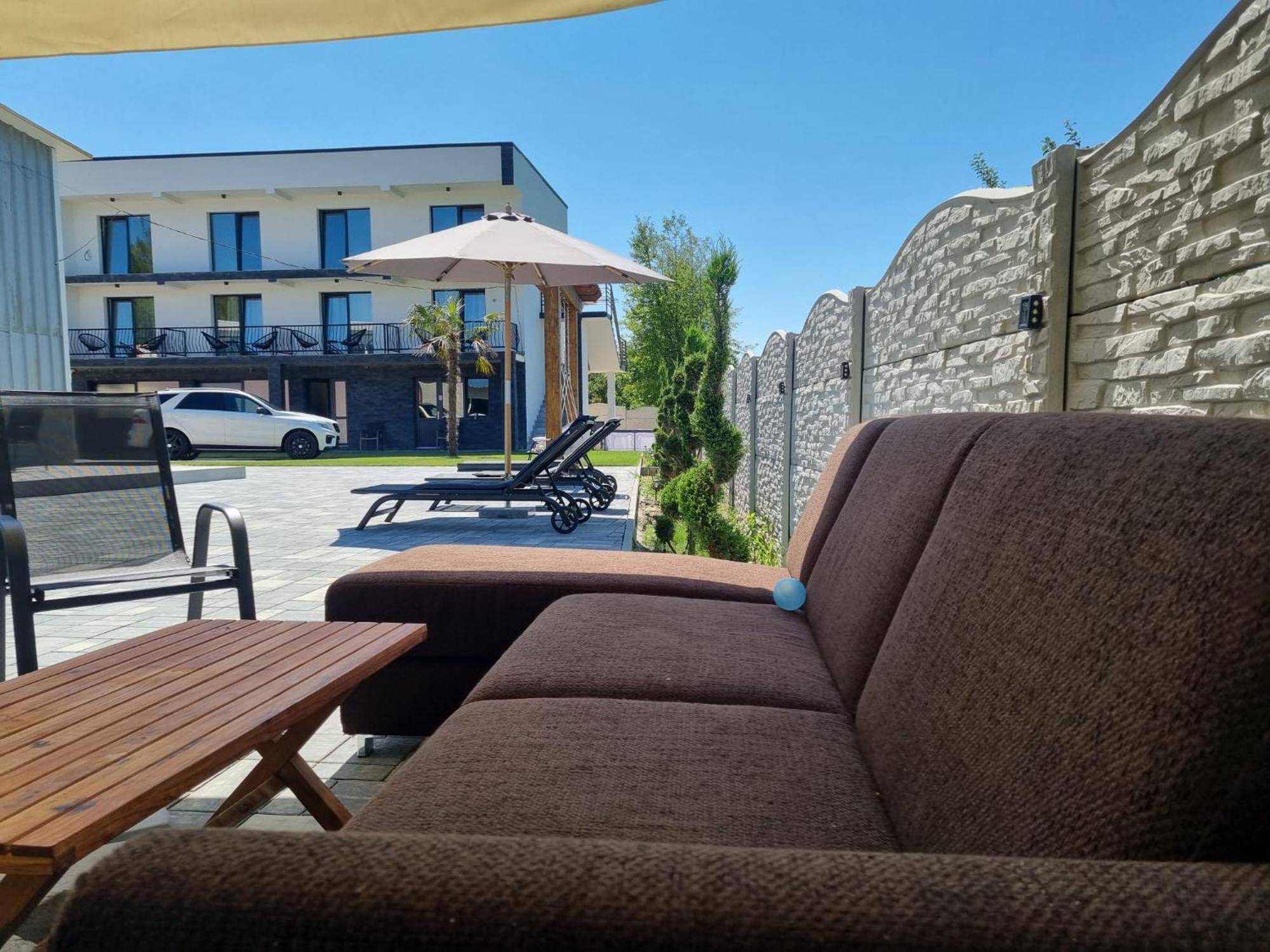 Cataleya House Hotell Oesti-Paminteni Exteriör bild
